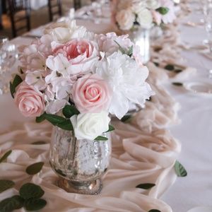 6 Vases with Flowers